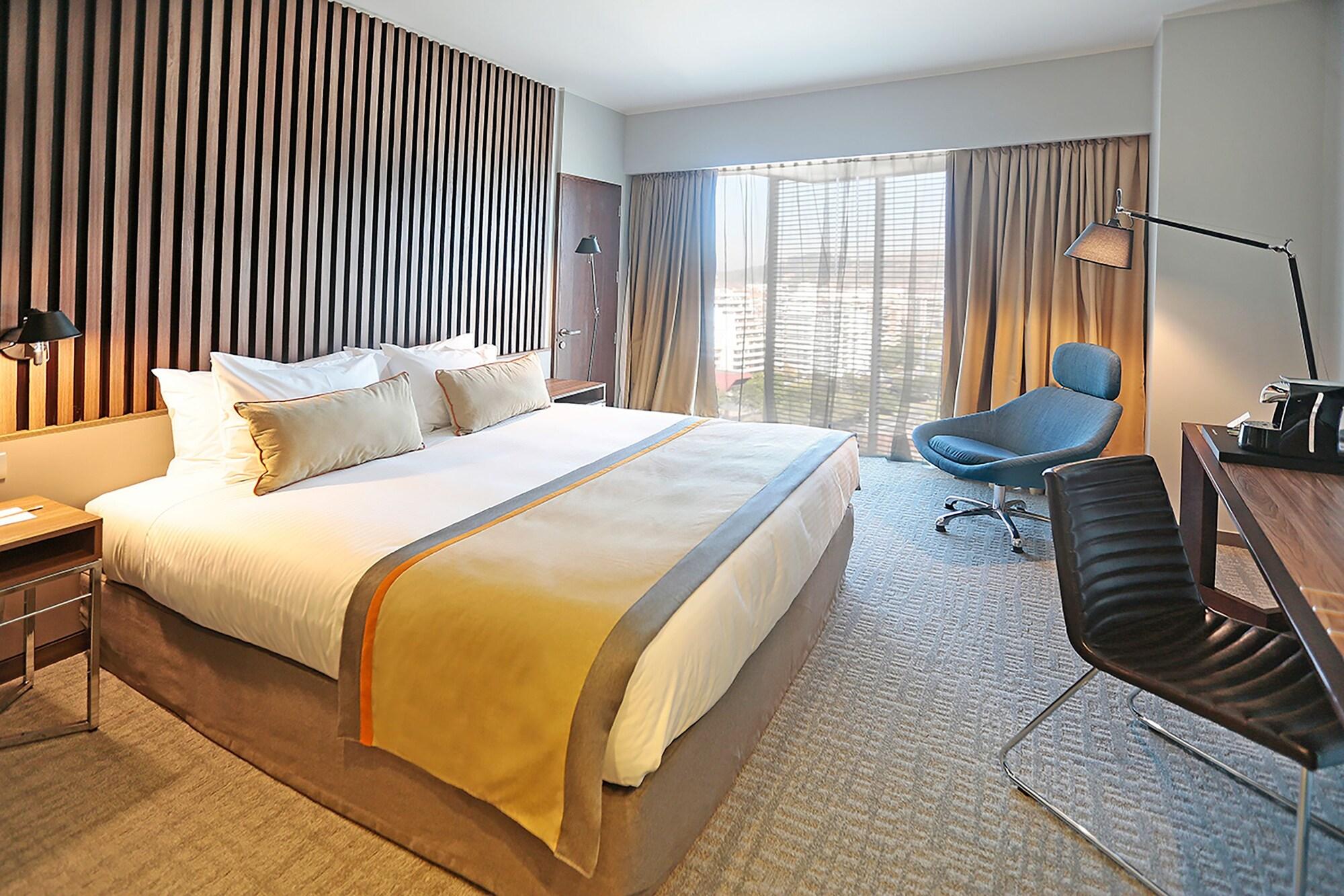 Doubletree By Hilton Santiago Kennedy, Chile Hotell Exteriör bild