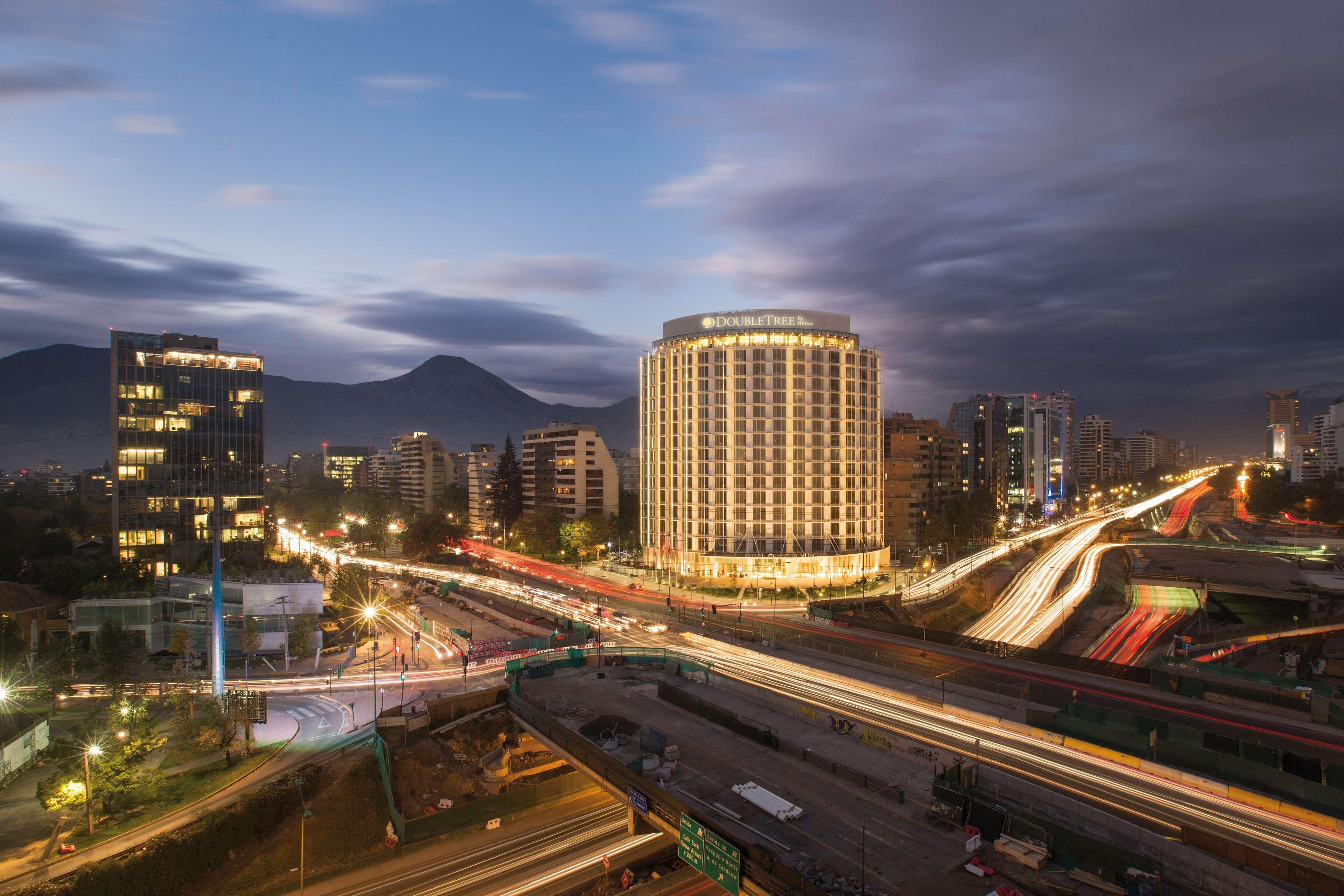 Doubletree By Hilton Santiago Kennedy, Chile Hotell Exteriör bild