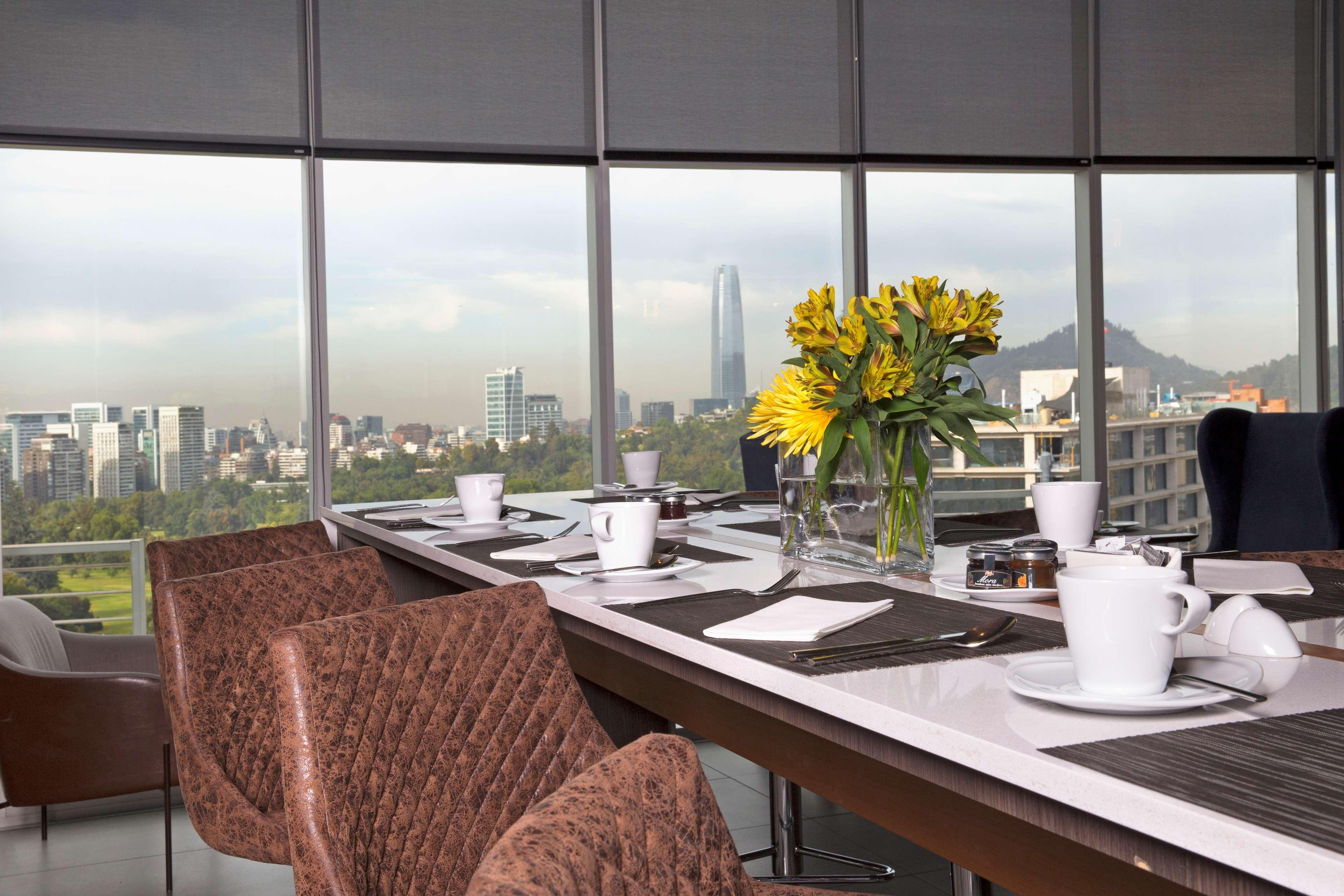 Doubletree By Hilton Santiago Kennedy, Chile Hotell Exteriör bild