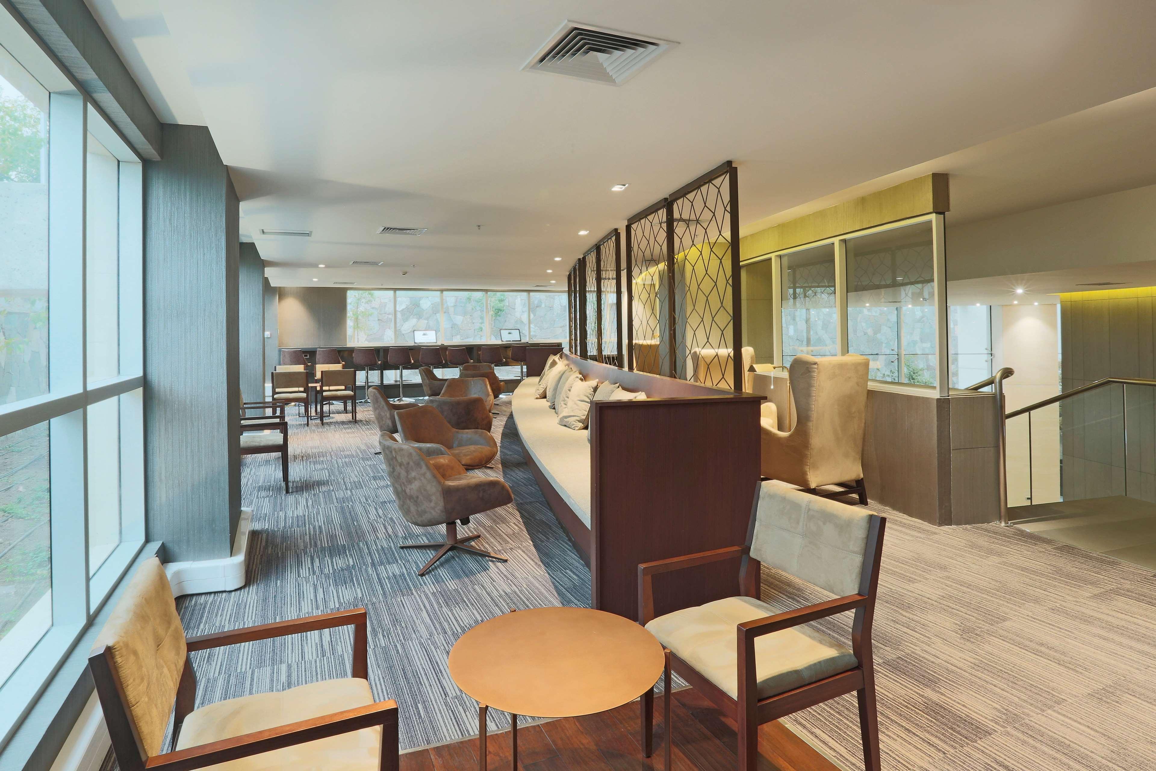 Doubletree By Hilton Santiago Kennedy, Chile Hotell Exteriör bild