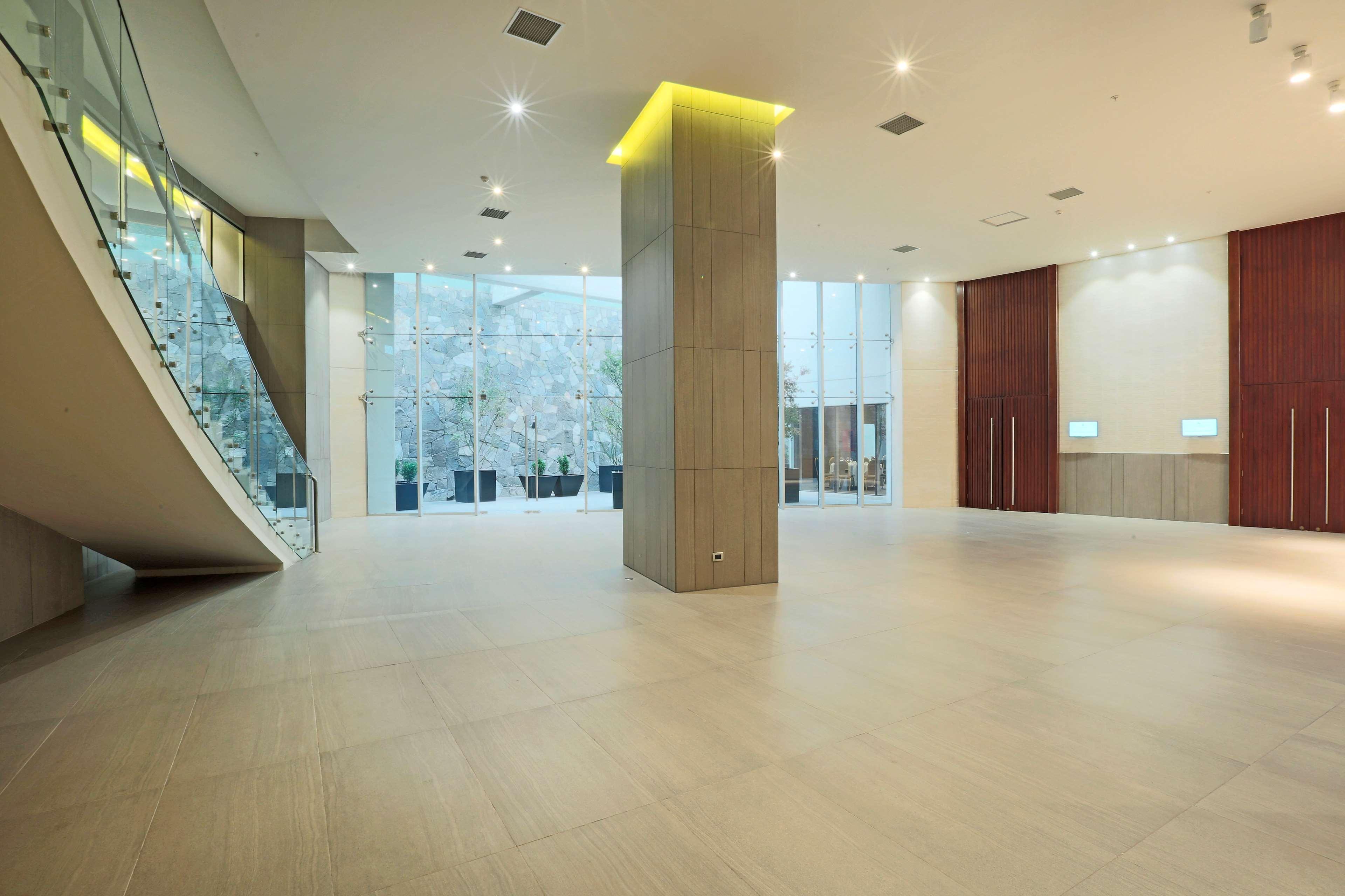 Doubletree By Hilton Santiago Kennedy, Chile Hotell Exteriör bild