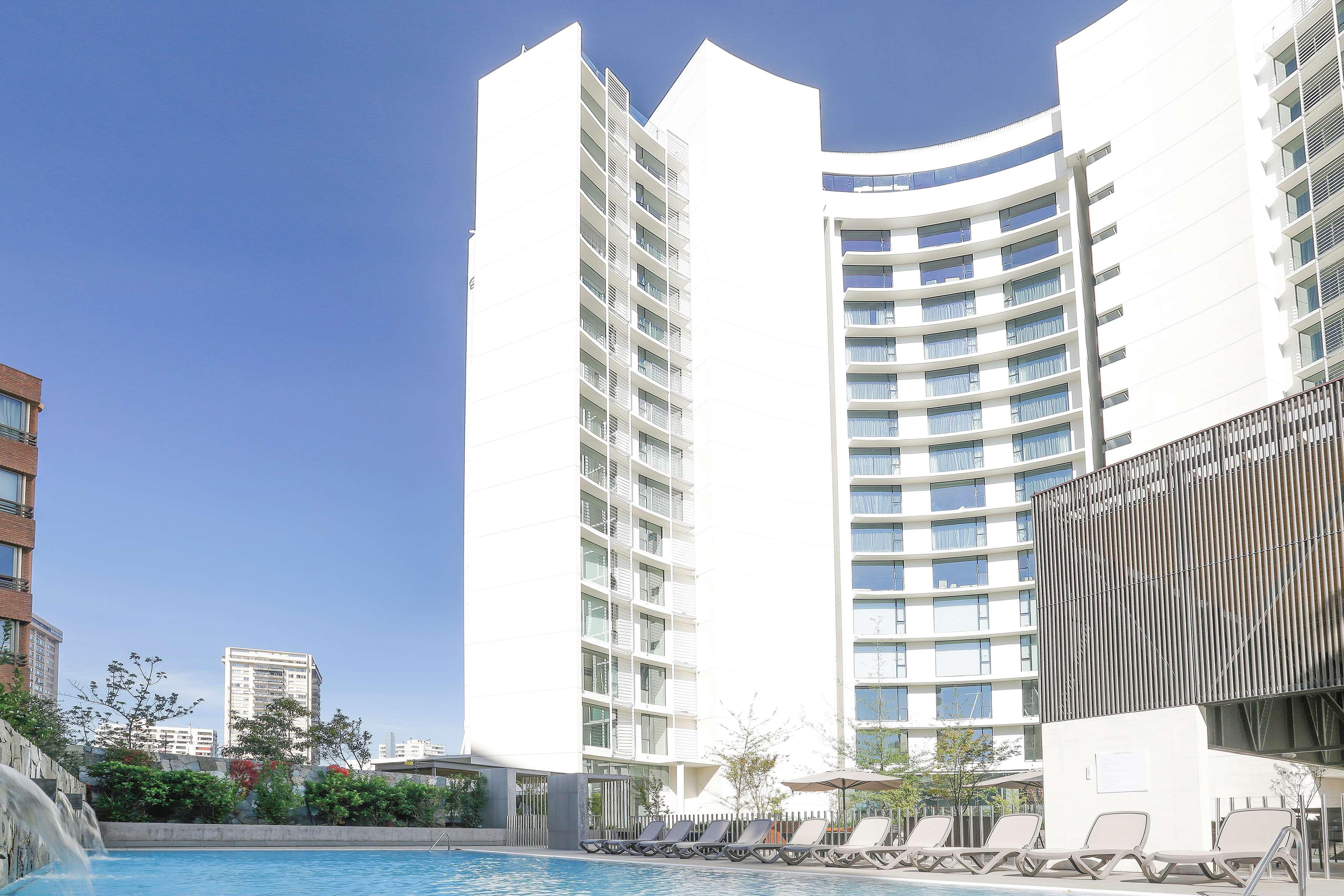 Doubletree By Hilton Santiago Kennedy, Chile Hotell Exteriör bild