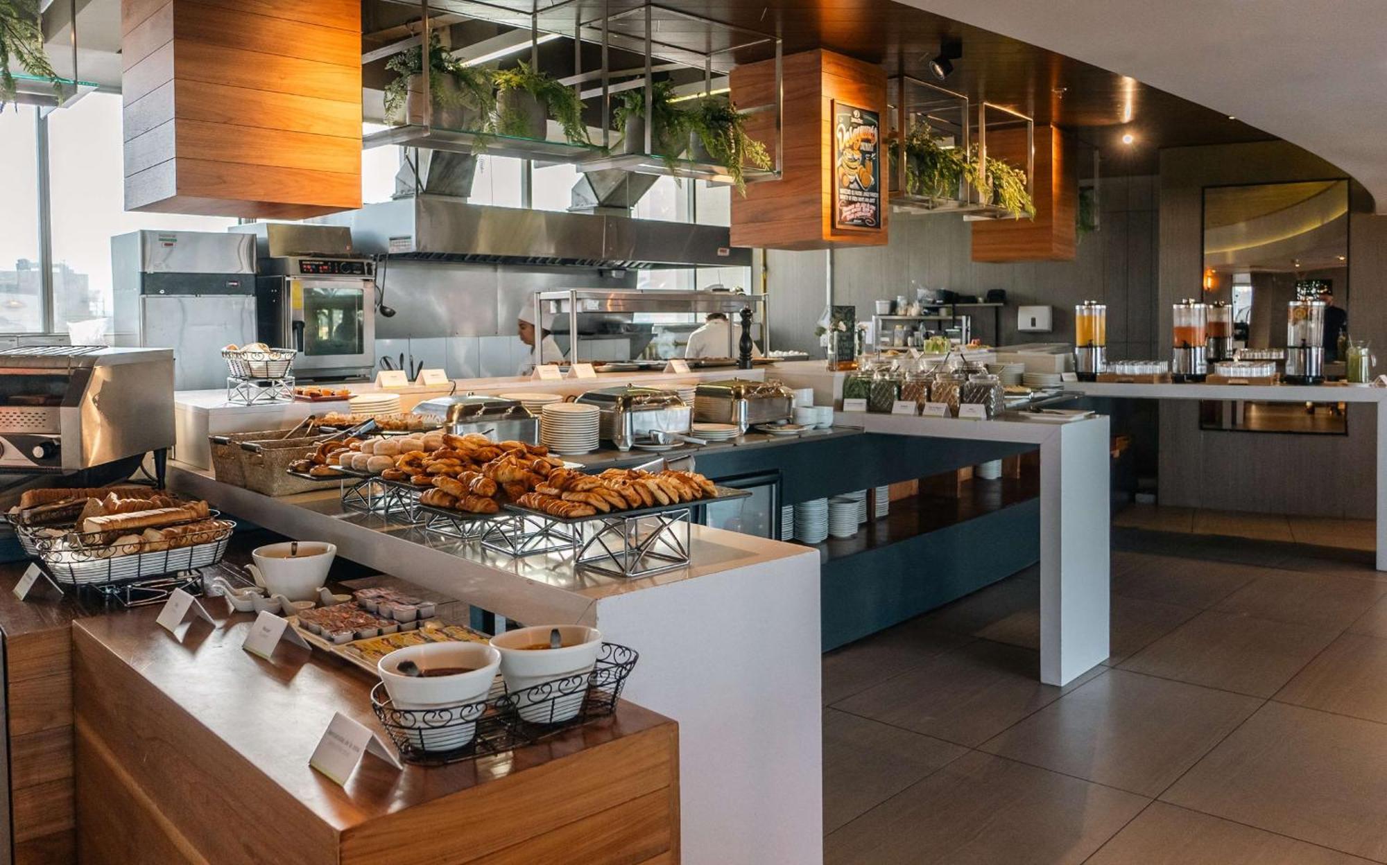 Doubletree By Hilton Santiago Kennedy, Chile Hotell Exteriör bild