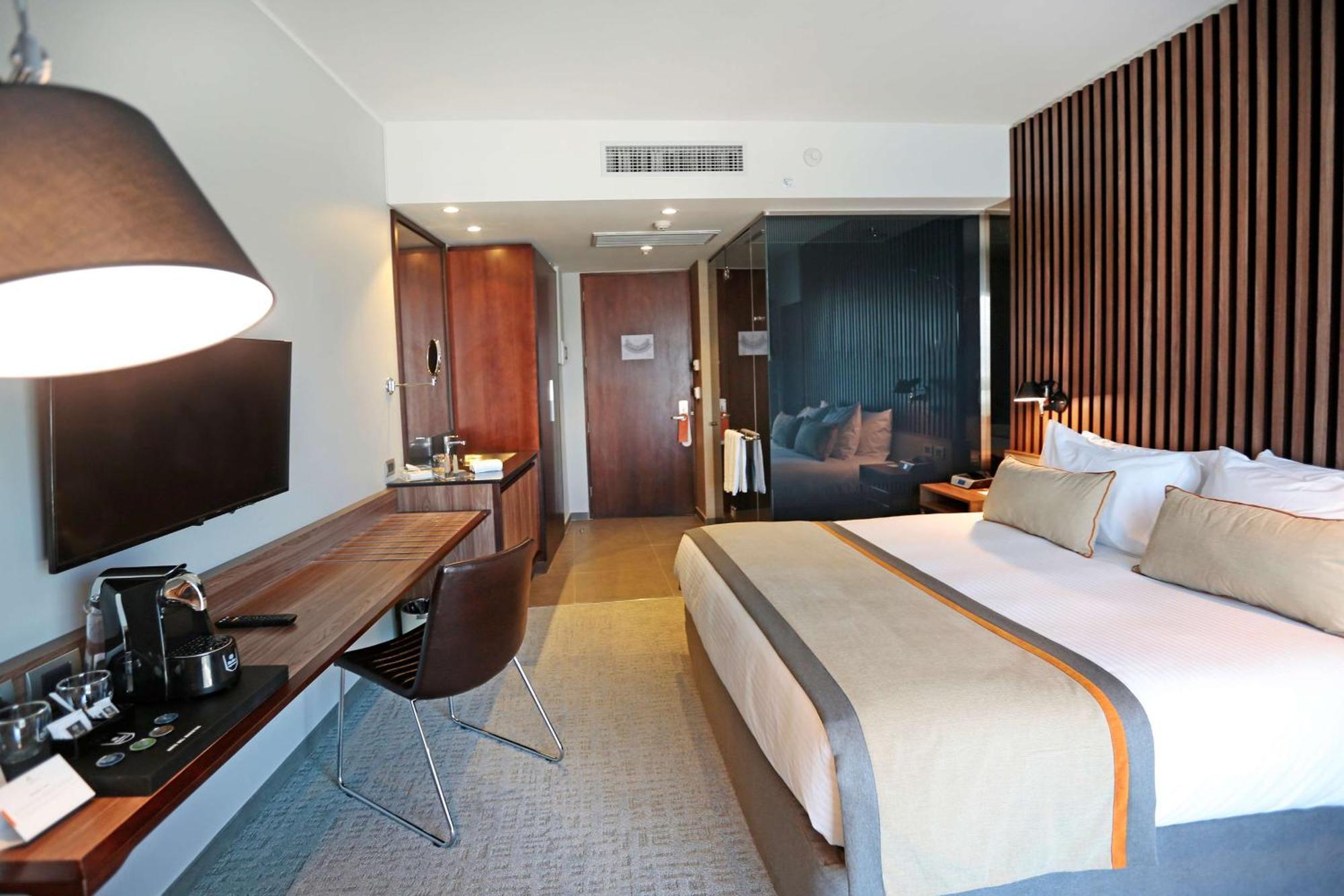 Doubletree By Hilton Santiago Kennedy, Chile Hotell Exteriör bild
