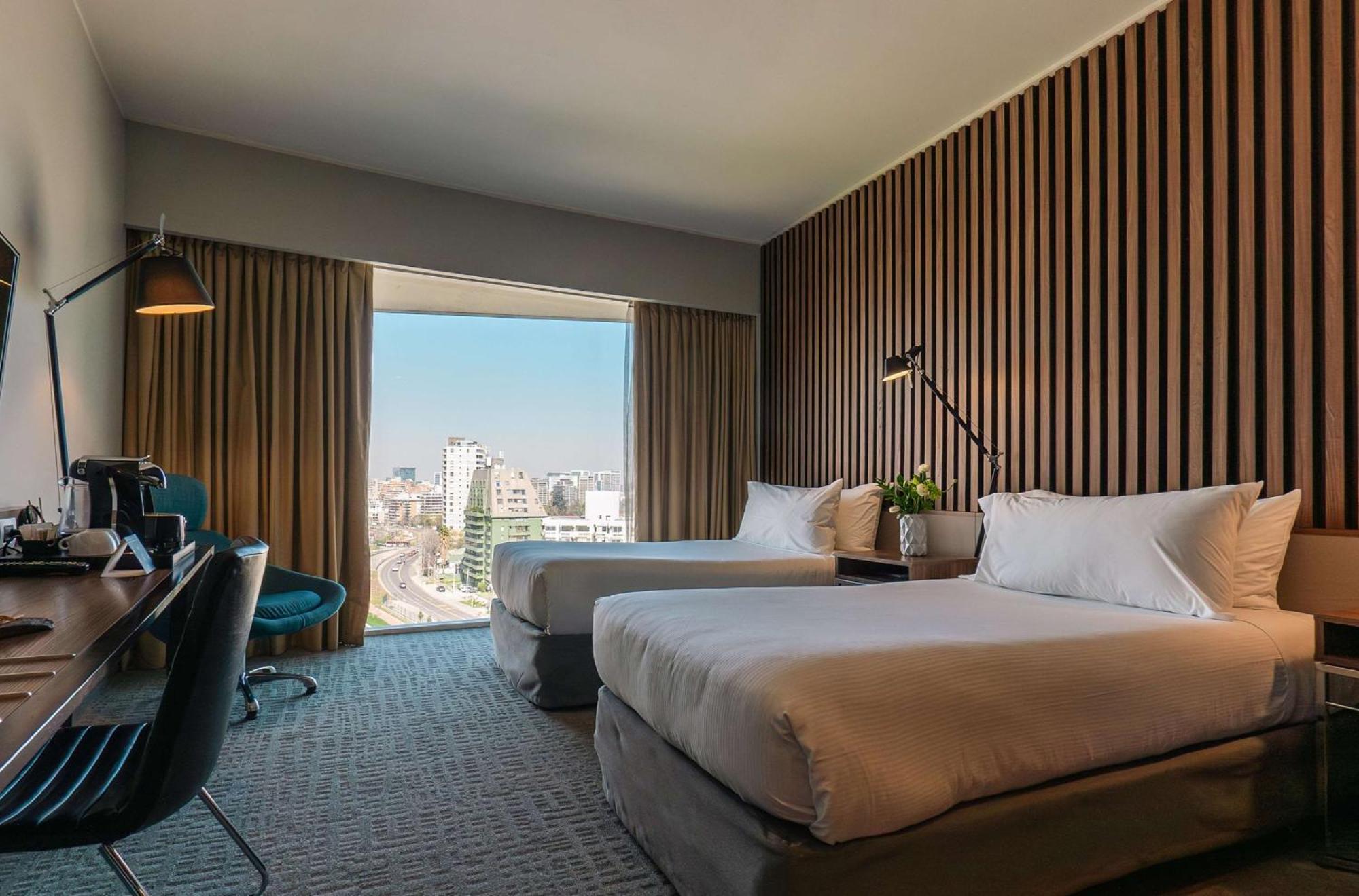 Doubletree By Hilton Santiago Kennedy, Chile Hotell Exteriör bild